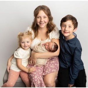 Meet your Posher, Danielle